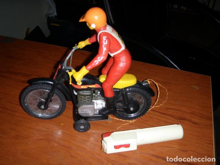 Juguetes antiguos Sanch&iacute;s: MOTO BULTACO SANCHIS FUNCIONANDO - Foto 4