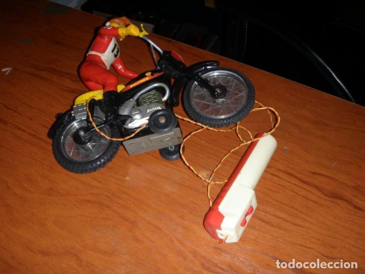 Juguetes antiguos Sanch&iacute;s: MOTO BULTACO SANCHIS FUNCIONANDO - Foto 6
