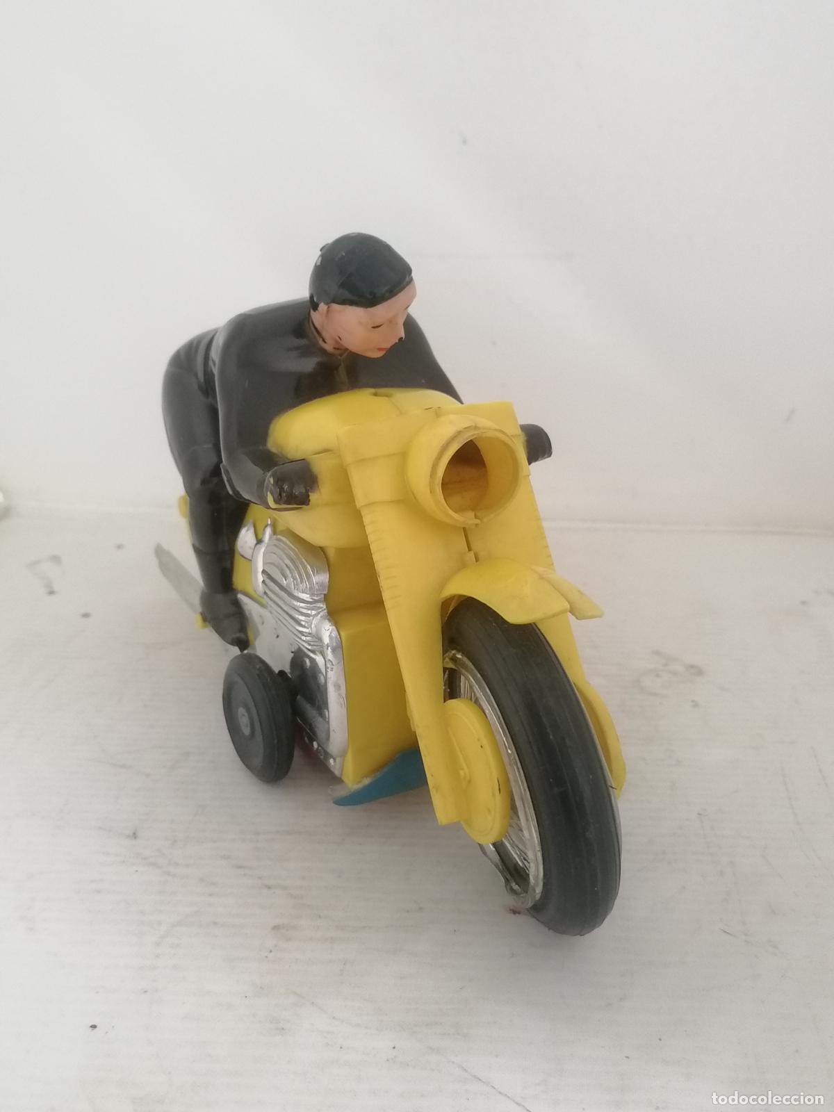 Ancienne moto de course à friction Sanchis Espana