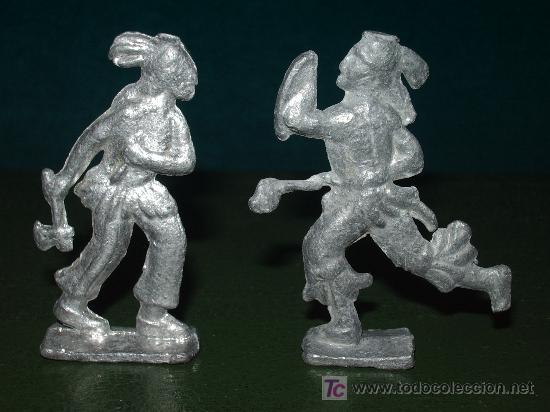 Juguetes antiguos: Pareja de INDIOS de PLOMO. - Foto 1