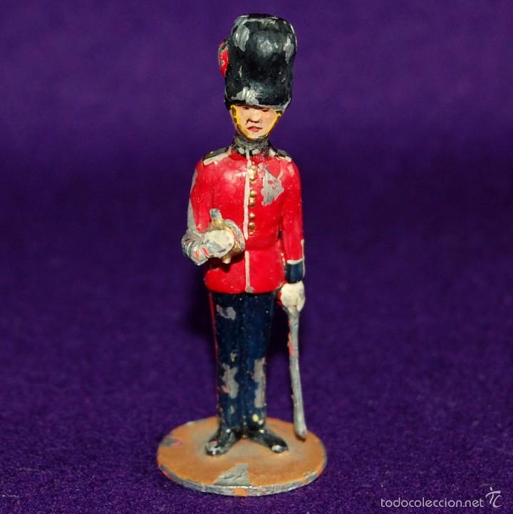 Cuanto Gana Un Guardia Real Británico
