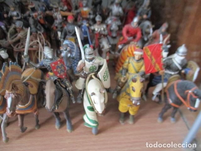 Juguetes Antiguos: Magnifico lote de 48 caballeros con caballo - Foto 4 - 127560763