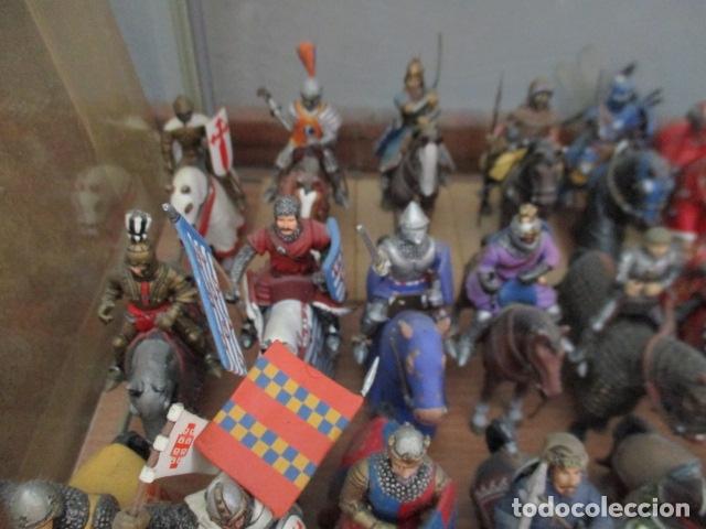 Juguetes Antiguos: Magnifico lote de 48 caballeros con caballo - Foto 9 - 127560763