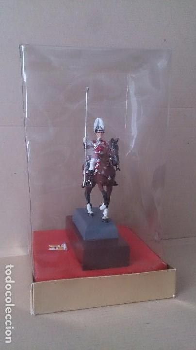 Old Toys: Soldado de plomo a caballo