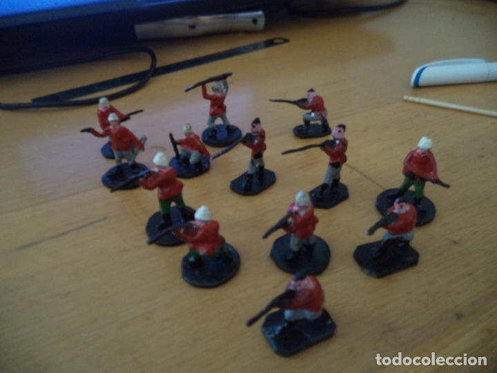 Jogos Antigos: 13 SOLDADITOS MUY ANTIGUOS INGLESES DE 2,5 CM