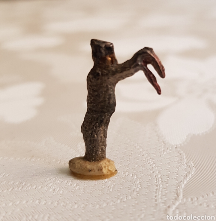 Juguetes Antiguos: Mini torero plomo plano. 2cm