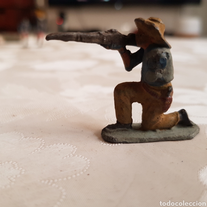 Juguetes Antiguos: Soldado de plomo sin un brazo para restaurar.