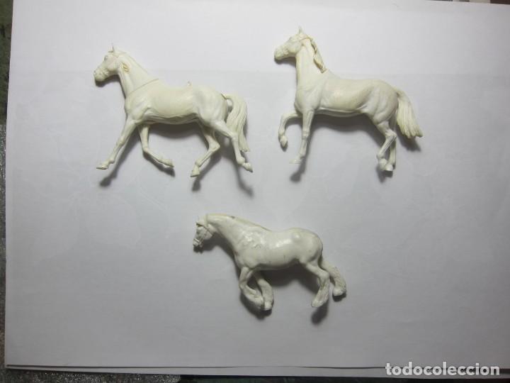 Juguetes antiguos: CABALLOS DE PLASTICO - Foto 1