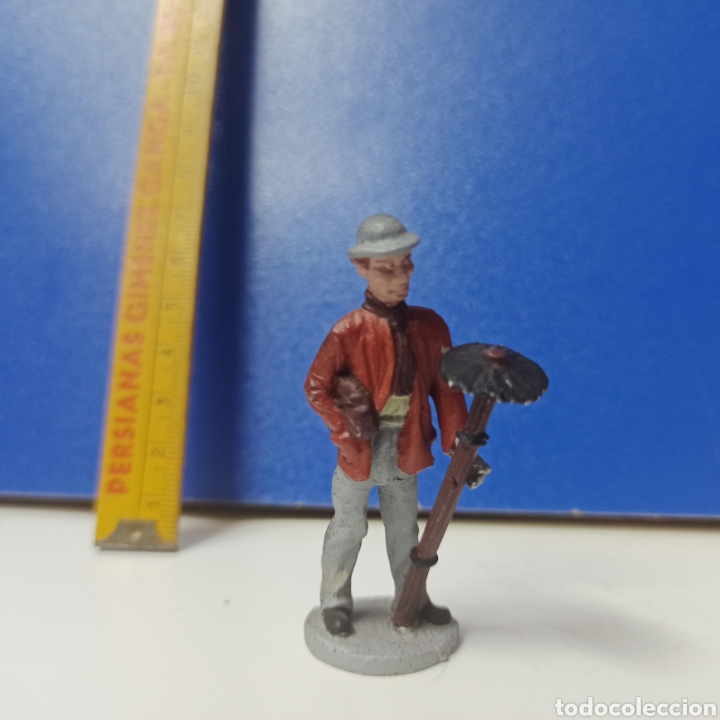 Jogos Antigos: SOLDADITO MINIATURA DE PLOMO - A IDENTIFICAR