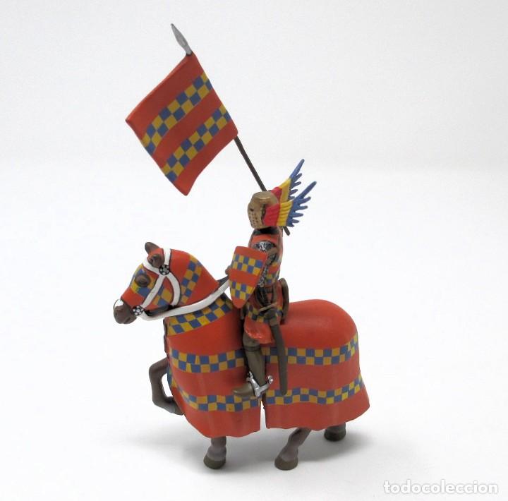 Giochi Antichi: Caballero Medieval a Caballo con bandera - Figura de Plomo.