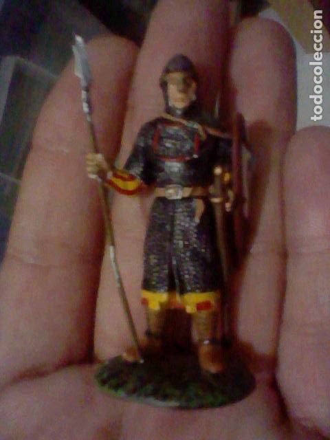 Old Toys: SOLDADO PLOMO MEDIEVAL ESCVDO TRIBAL 6 CMS ALTO JVGADO LEER PINTADO MANO PERDIDAS PINTVRA