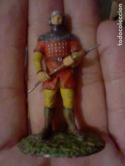 Old Toys: SOLDADO PLOMO MEDIEVAL LANZA 2 MANOS 6 CMS ALTO JVGADO LEER PINTADO MANO PERDIDAS PINTVRA