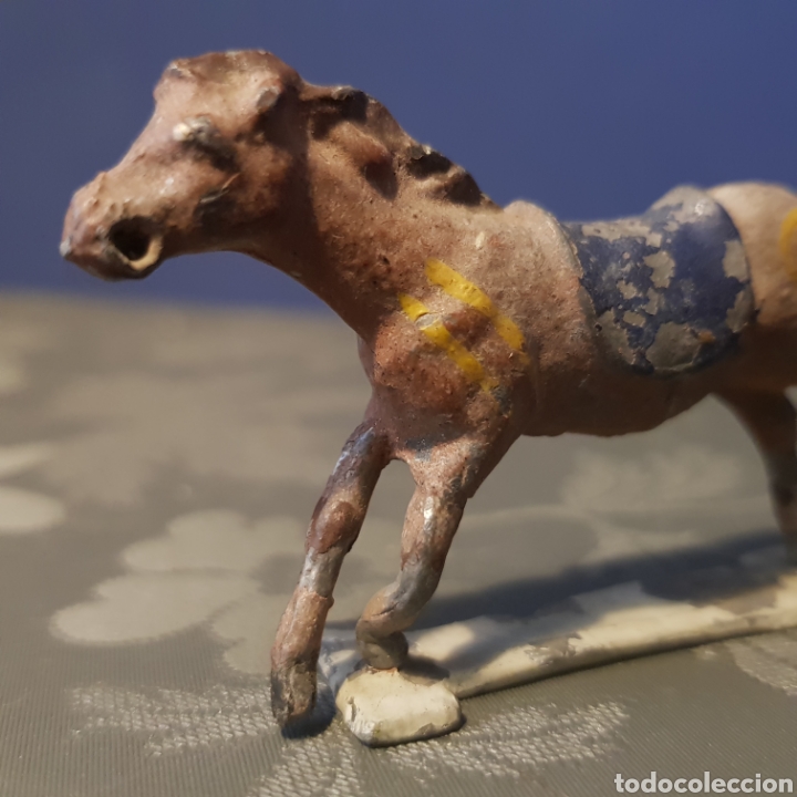 Juguetes antiguos: Caballo plomo indios. - Foto 4