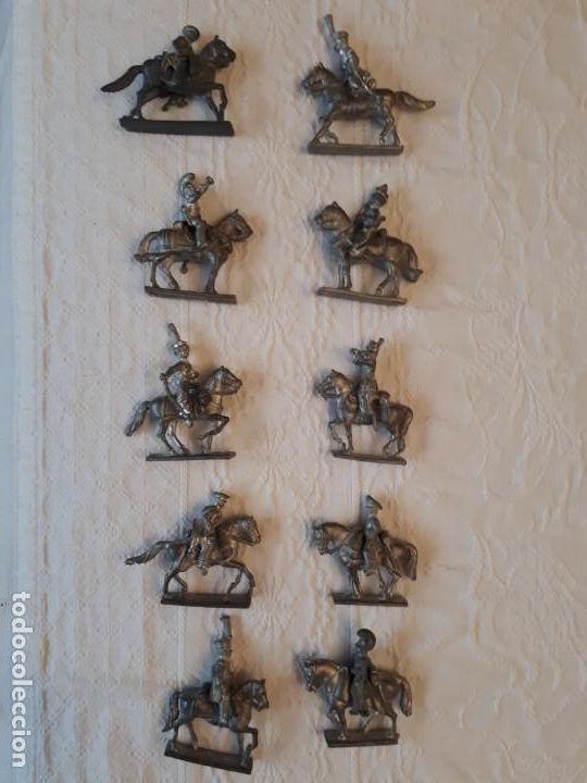Altes Spielzeug: 10 Soldaditos de plomo con sus 10 caballos