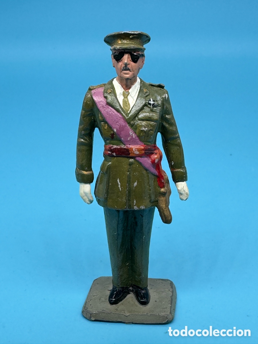 Juguetes antiguos: General Franco. Figura de plomo.