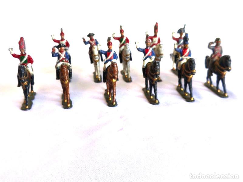 Jeux Anciens: CONJUNTO DE 32 PIEZAS DE MILITARES DE PLOMO M&Aacute;S DOS CARROS Y UN CA&Ntilde;ON