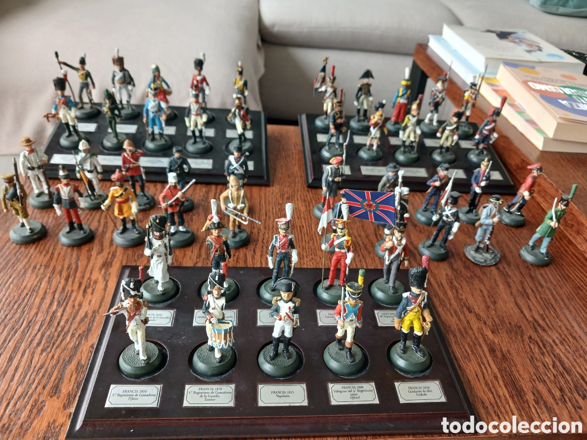 Juguetes Antiguos: Colecci&oacute;n 50 Soldados Plomo Almirall Palou + 3 Peanas Madera