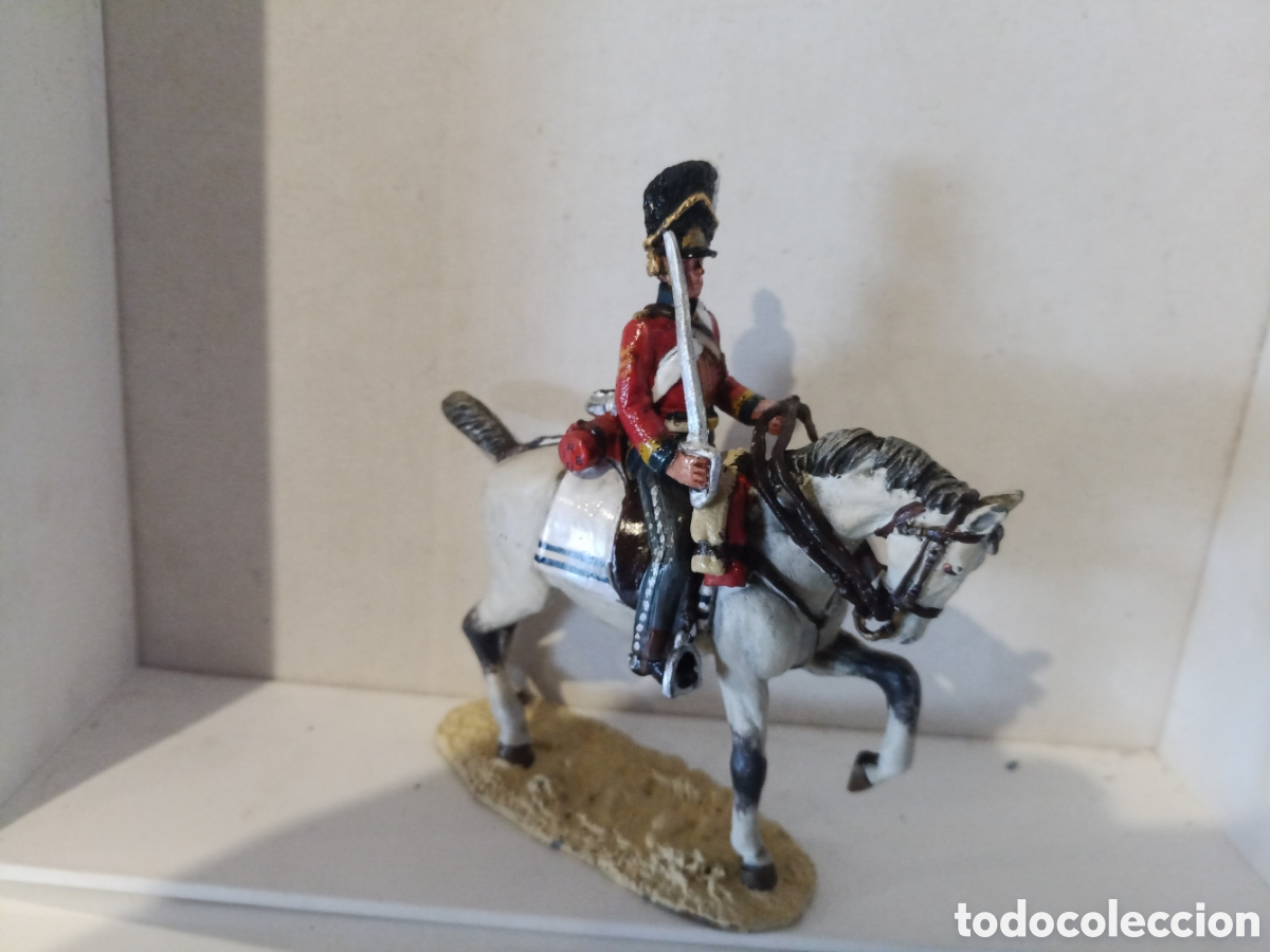 Juguetes Antiguos: Figura de un soldado a caballo en plomo