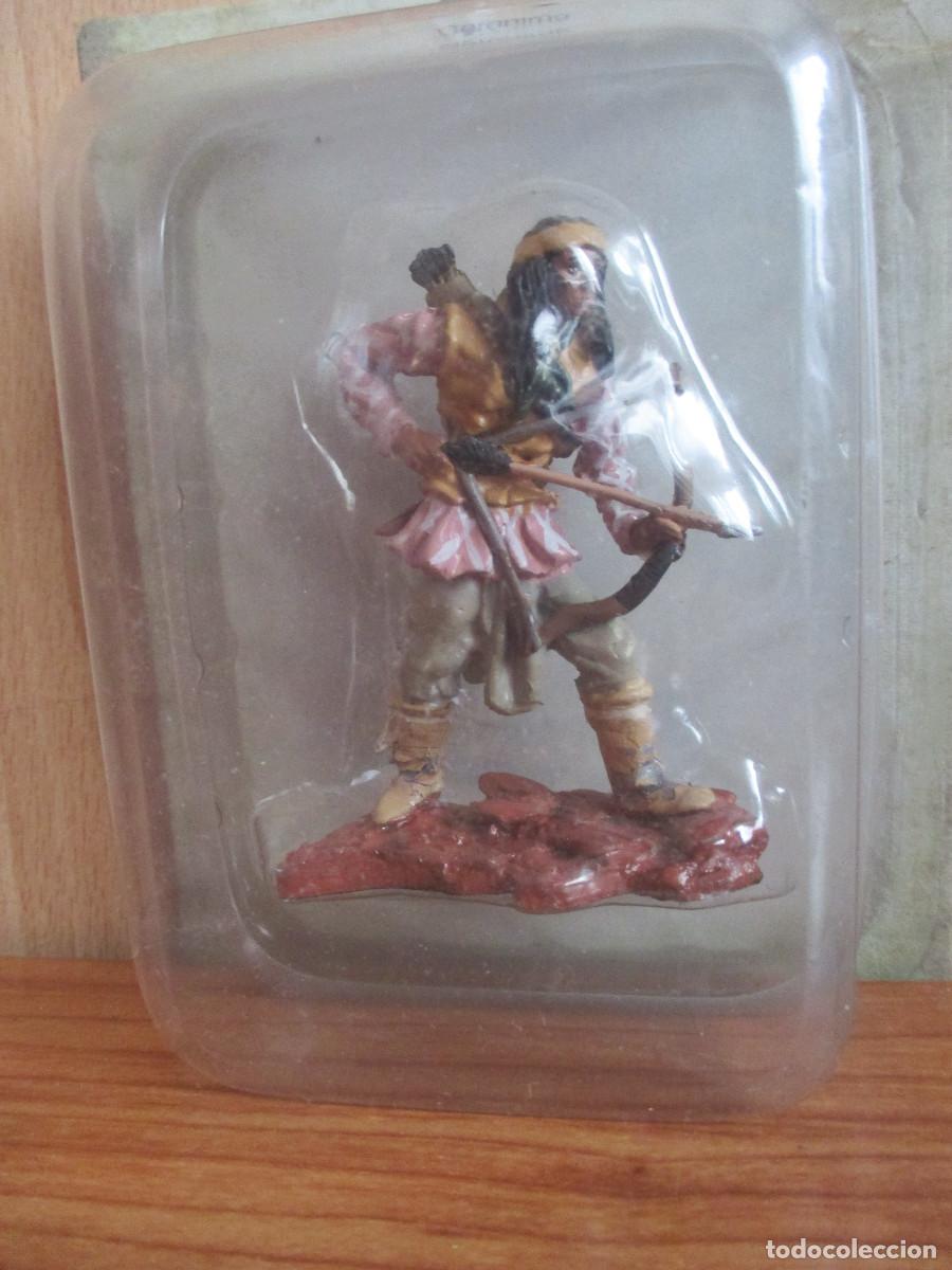 Juguetes Antiguos: INDIOS NATIVOS AMERICANOS: FIGURA DE PLOMO INDIO GERONIMO , 1/32