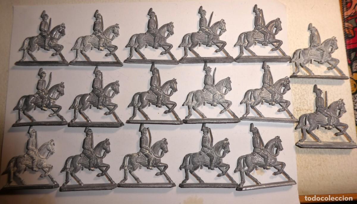 Juguetes Antiguos: COLECCION DE 17 CABALLOS DE PLOMO CON JINETE SIN PINTAR, miden 5,5X6 cm