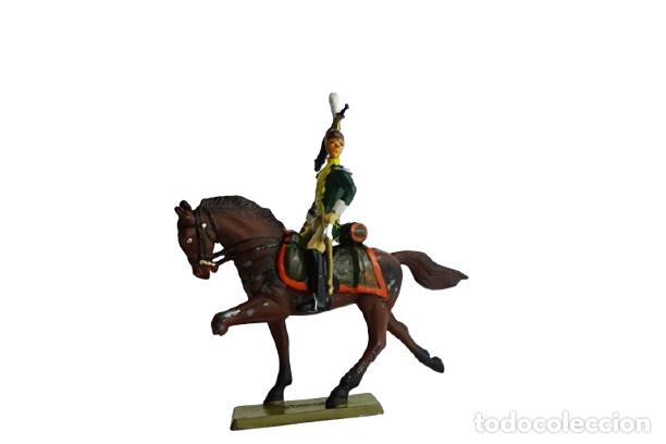 Juguetes Antiguos: Figura Soldado de infanter&iacute;a ligera en avance con fusil