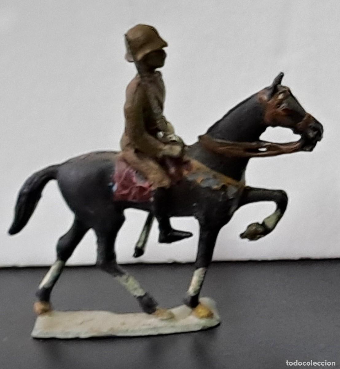 Juguetes Antiguos: SOLDADO DE PLOMO MONTADO A CABALLO A&Ntilde;OS 30 DE CASANELLAS, PINTADO A MANO. SOLDADOPLOM-01