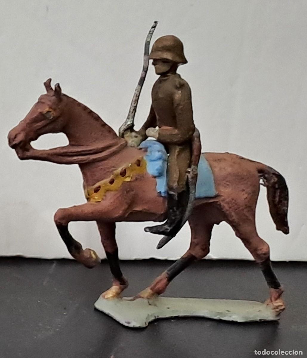 Juguetes Antiguos: SOLDADO DE PLOMO MONTADO A CABALLO A&Ntilde;OS 30 DE CASANELLAS, PINTADO A MANO. SOLDADOPLOM-03
