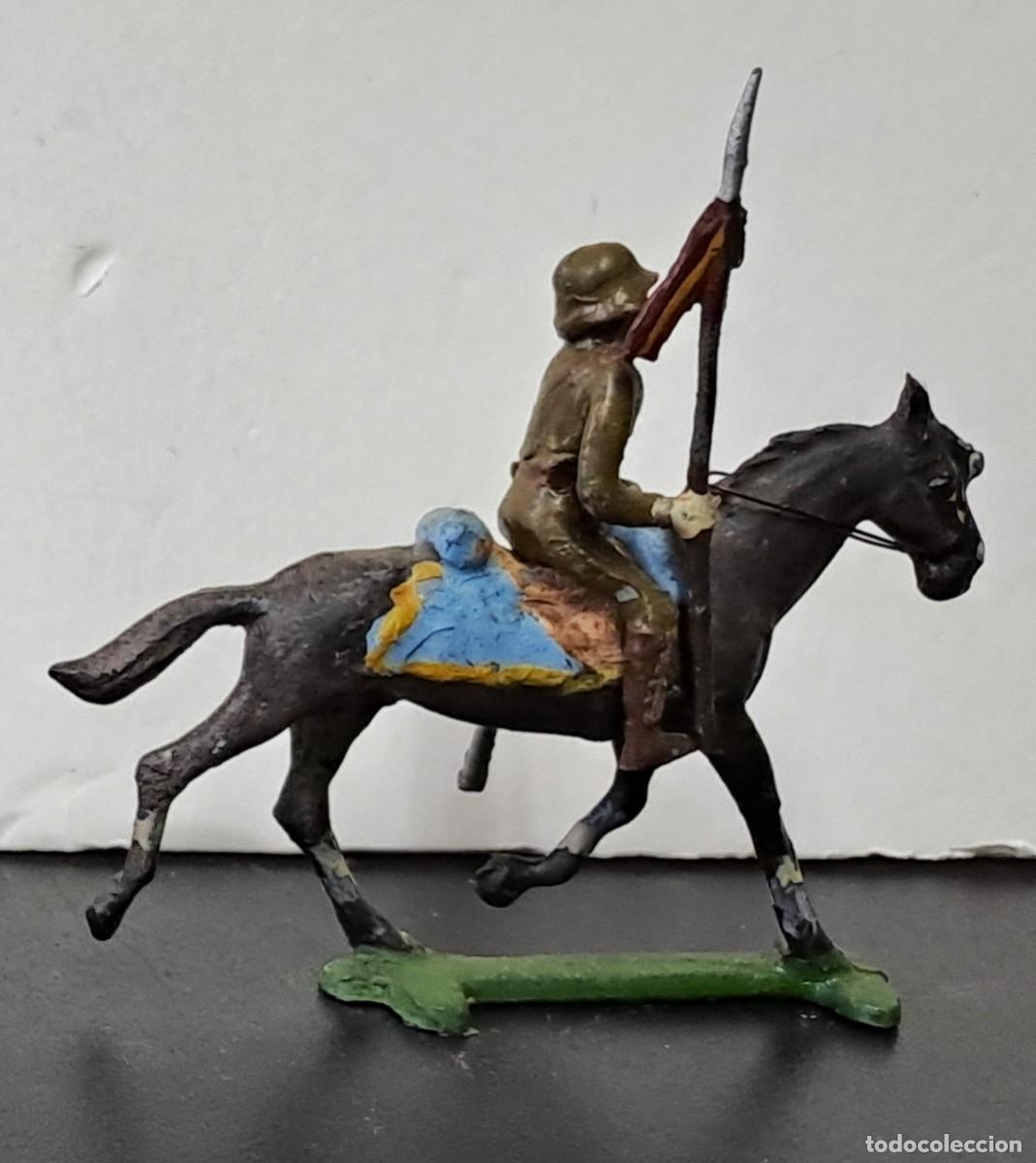 Juguetes Antiguos: SOLDADO DE PLOMO MONTADO A CABALLO A&Ntilde;OS 30 DE CASANELLAS, PINTADO A MANO. SOLDADOPLOM-04