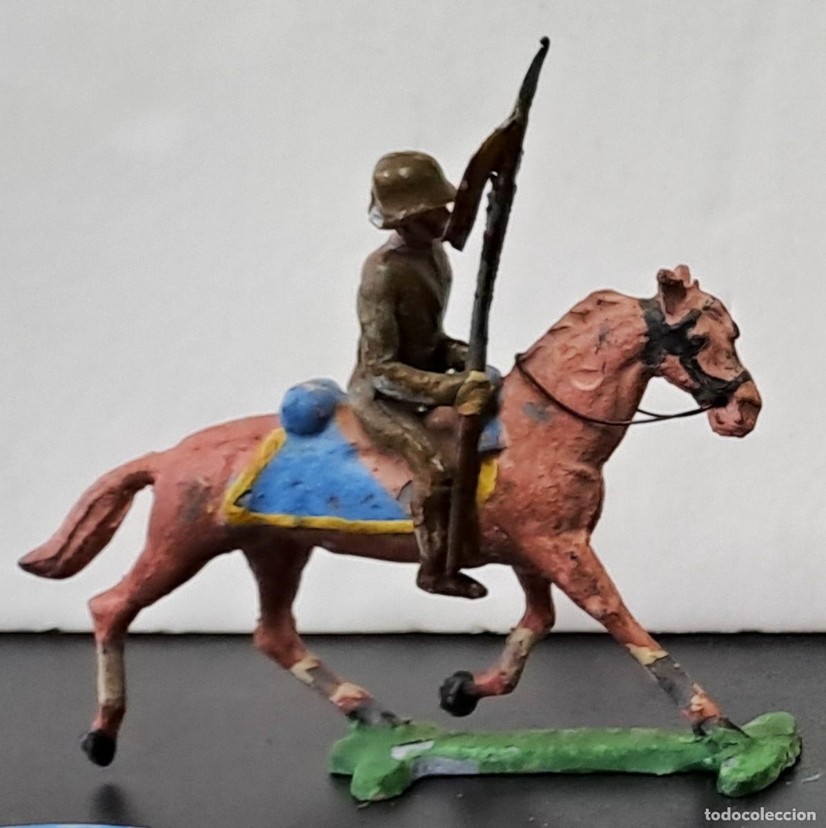 Juguetes Antiguos: SOLDADO DE PLOMO MONTADO A CABALLO A&Ntilde;OS 30 DE CASANELLAS, PINTADO A MANO. SOLDADOPLOM-06