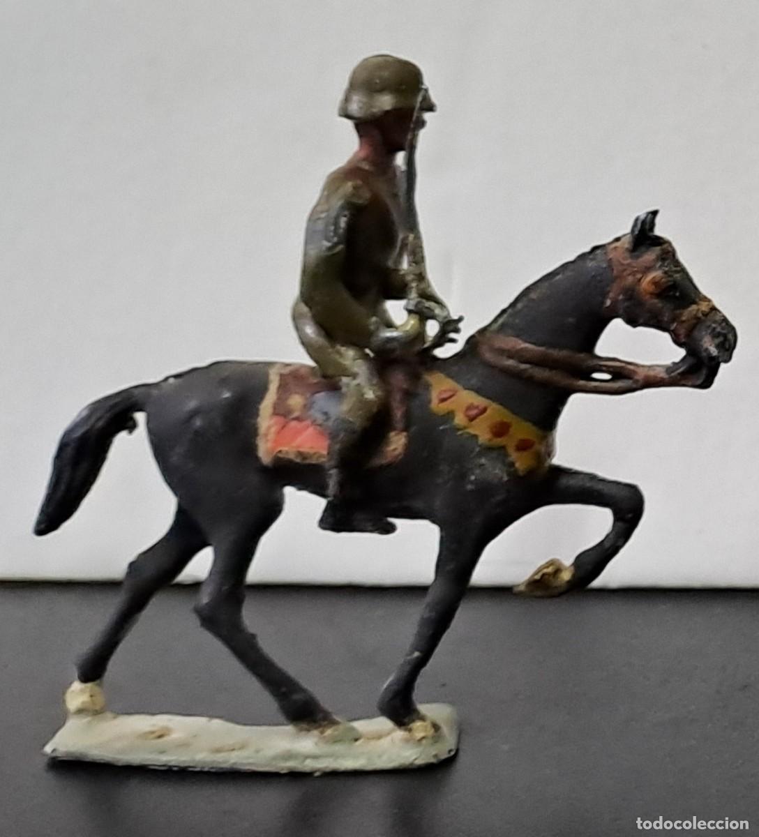 Juguetes Antiguos: SOLDADO DE PLOMO MONTADO A CABALLO A&Ntilde;OS 30 DE CASANELLAS, PINTADO A MANO. SOLDADOPLOM-24
