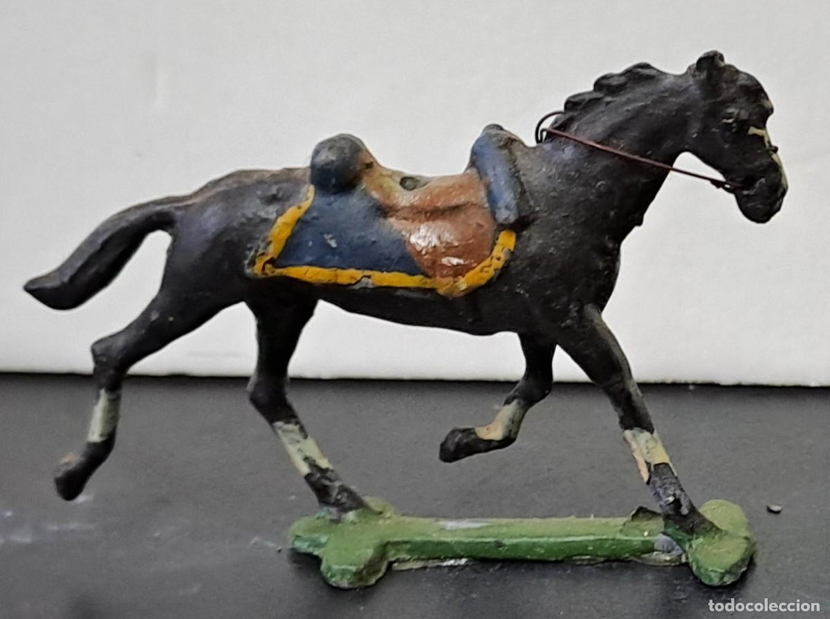Juguetes Antiguos: CABALLO DE PLOMO A&Ntilde;OS 30 DE CASANELLAS, PINTADO A MANO. SOLDADOPLOM-58
