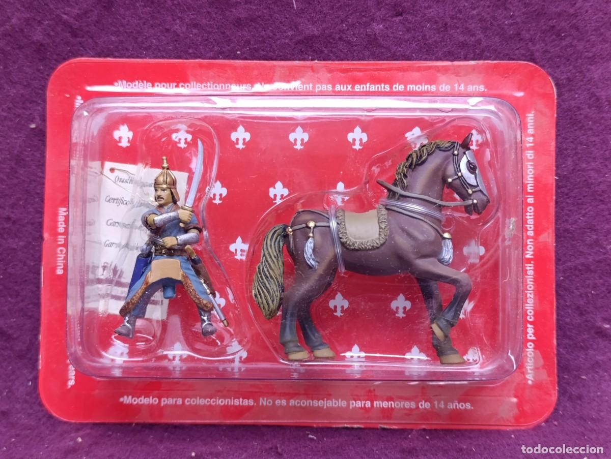 Juguetes Antiguos: Soldado de plomo con caballo, en su blister, unos 18 x 13 x 5 cms. el blister