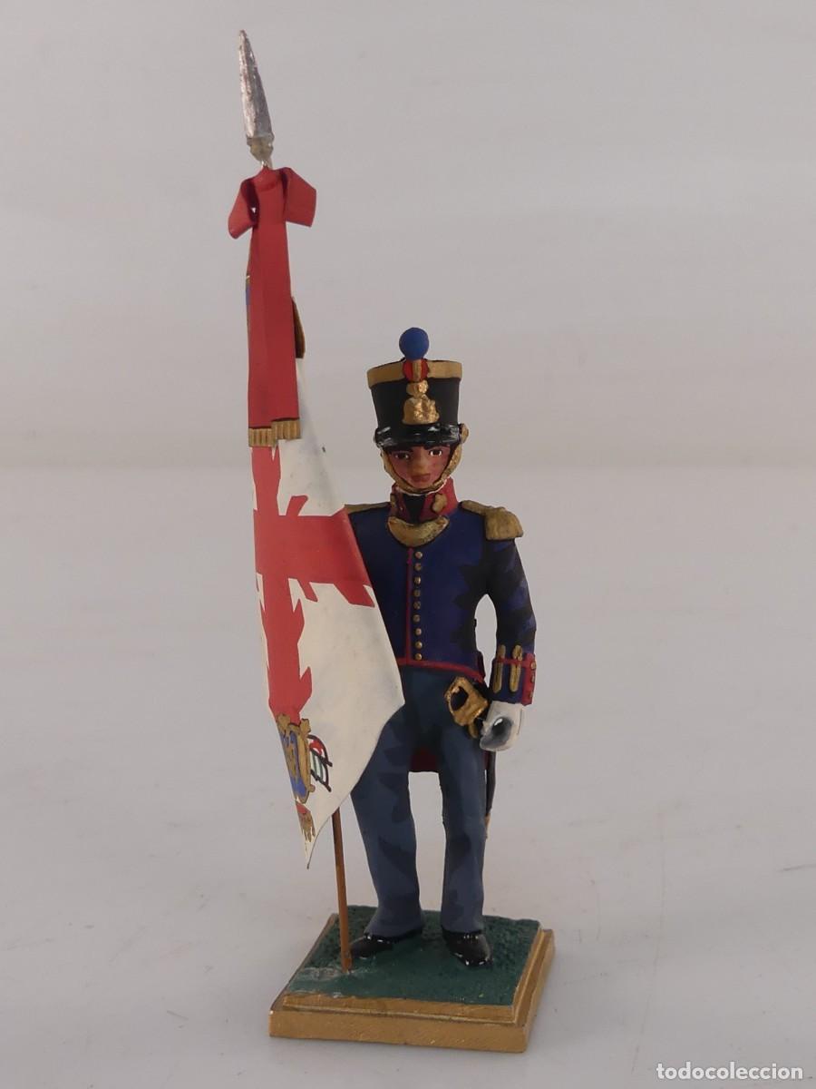 Jeux Anciens: SOLDADITO DE PLOMO CON BANDERA CARLISTA - OBJETO DE COLECCION