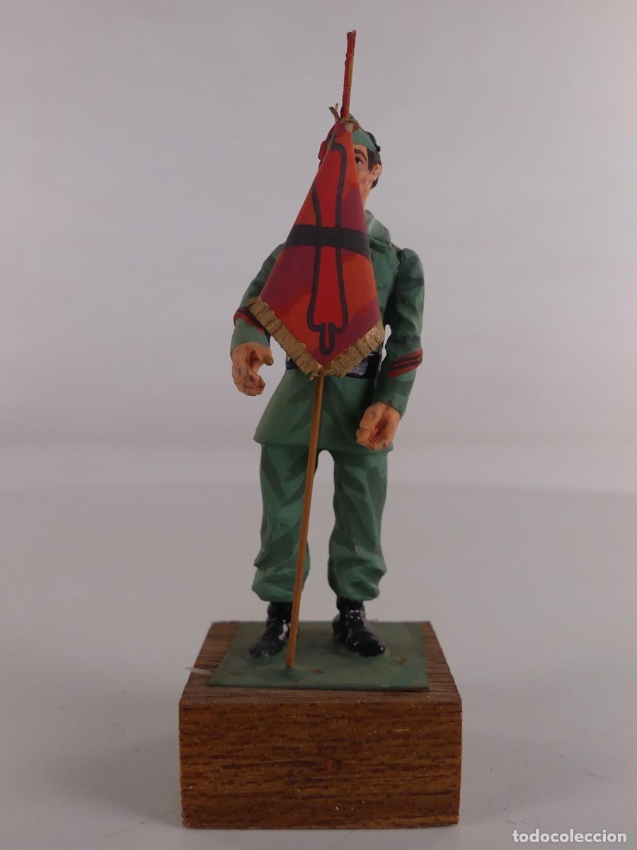 Jeux Anciens: SOLDADITO DE PLOMO GUARDIA CIVIL CON BANDERA &ndash; OBJETO DE COLECCI&Oacute;N