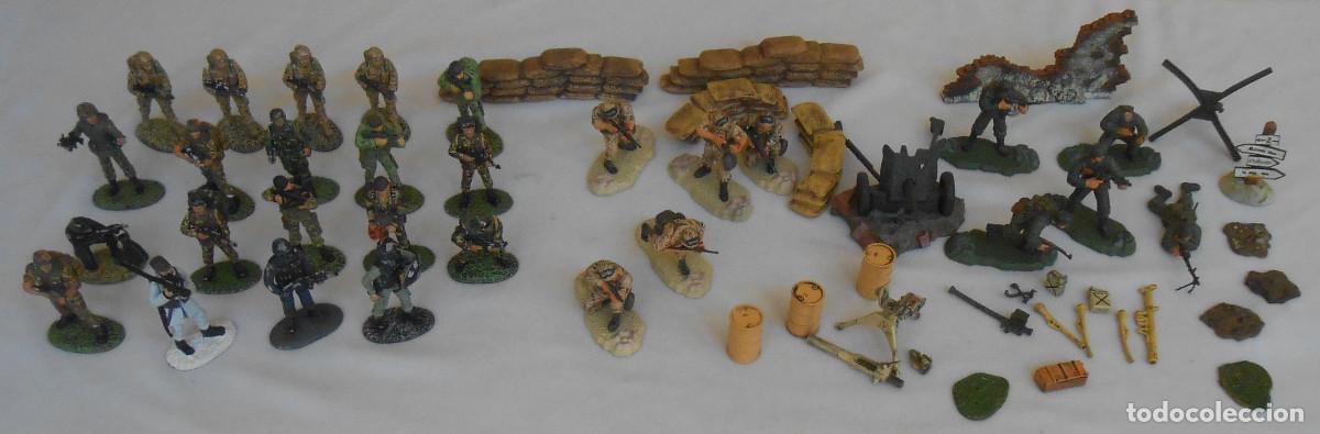 Juguetes Antiguos: LOTE 29 SOLDADOS Y COMPLEMENTOS ESCALA 1:32