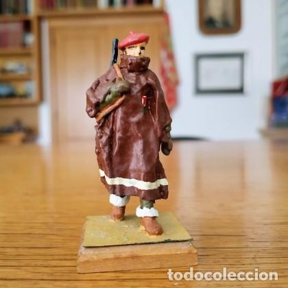 Juguetes Antiguos: GUERRA CIVIL ESPA&Ntilde;OLA 54 MM - JOS&Eacute; ALMIRAL - REQUETE CARLISTA CON CAPOTE - PLOMO SOLDADITO 4MM