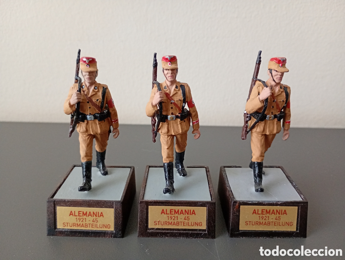 Juguetes Antiguos: Lote de 3 soldaditos de plomo similares a Soldat