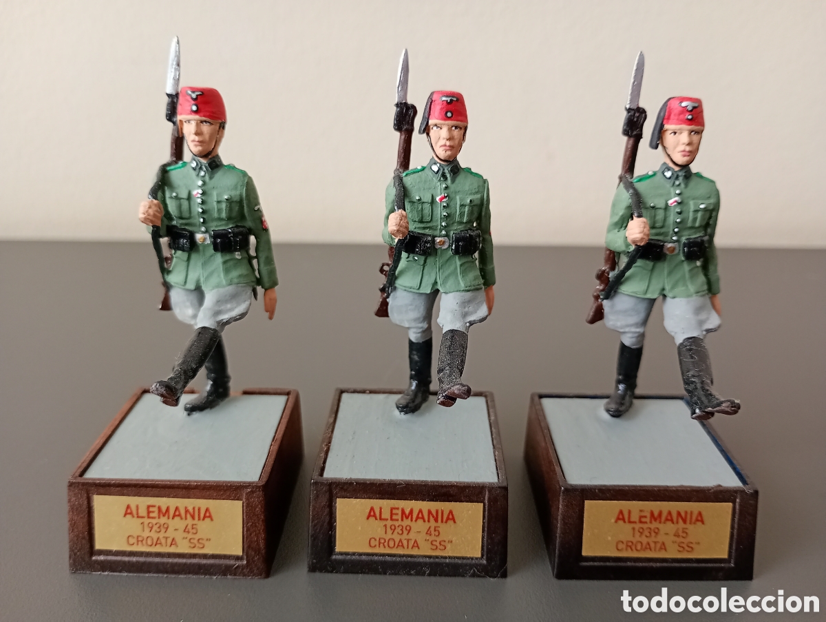 Juguetes Antiguos: Lote de 3 soldaditos de plomo similares a Soldat