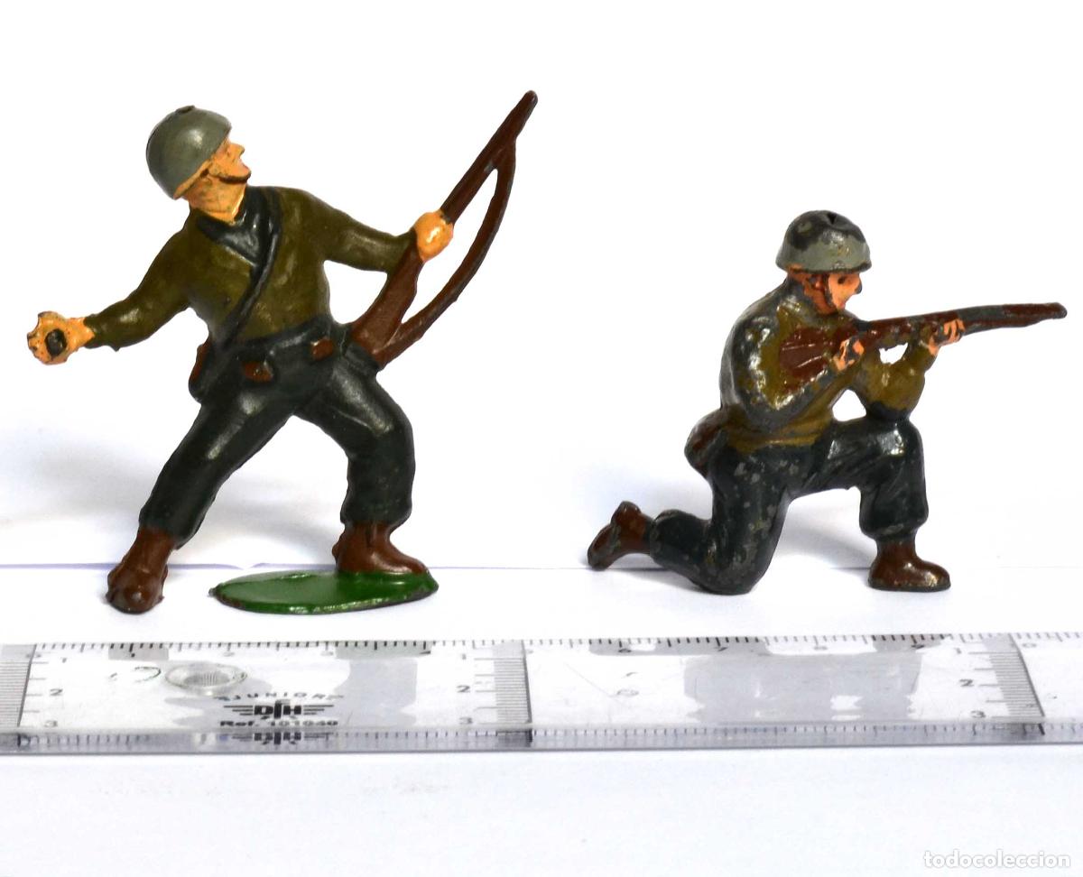 Juguetes Antiguos: LOTE DE 2 SOLDADOS AMERICANOS WWII - CHARBENS - 1950,S - HOLLOWCAST - MADE IN ENGLAND - NO BRITAINS