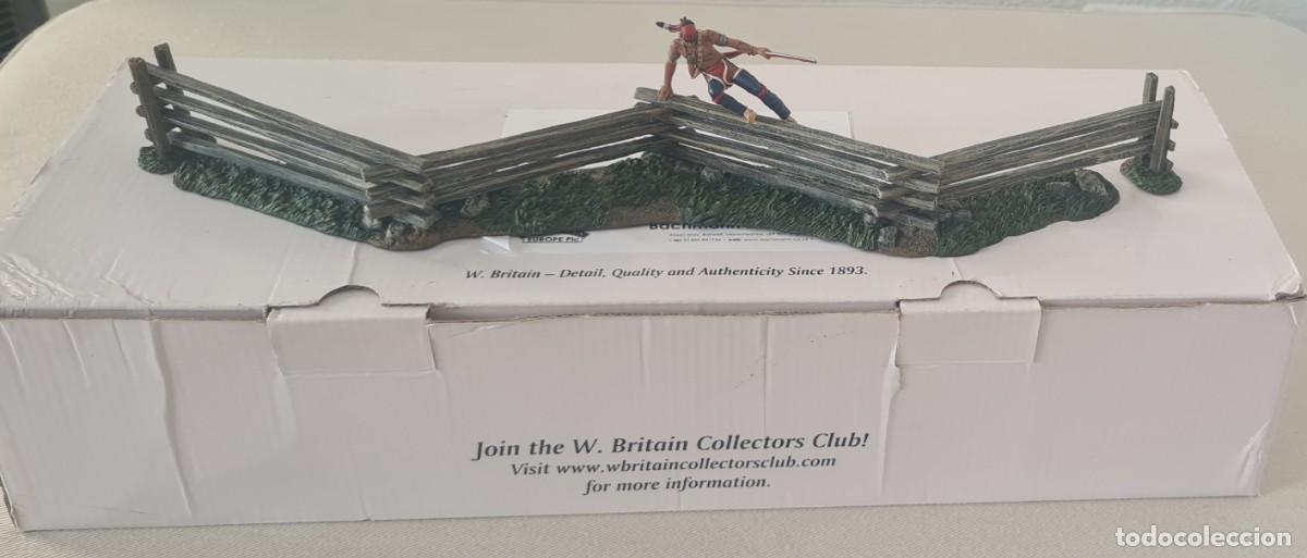 Altes Spielzeug: W. BRITAIN CLASH OF EMPIRES 16017 THE RAID N&ordm; 1, EASTERN WOODLAND INDIAN HURTLING WOODEN FENCES