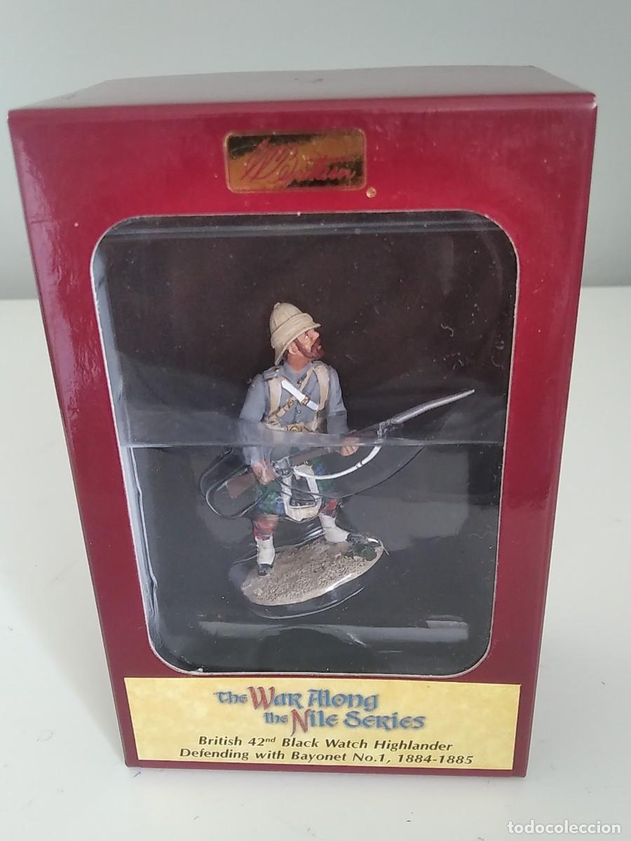 Altes Spielzeug: W. BRITAIN THE NILE SERIES 27008 BRITISH 42nd BLACK WATCH HIGHLANDER DEFENDING WITH BAYONET N&ordm; 1