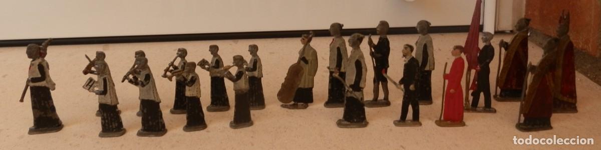 Giochi Antichi: 21 figuras planas de plomo pintadas a mano, antigua procesi&oacute;n del Corpus Christi de Ortelli.