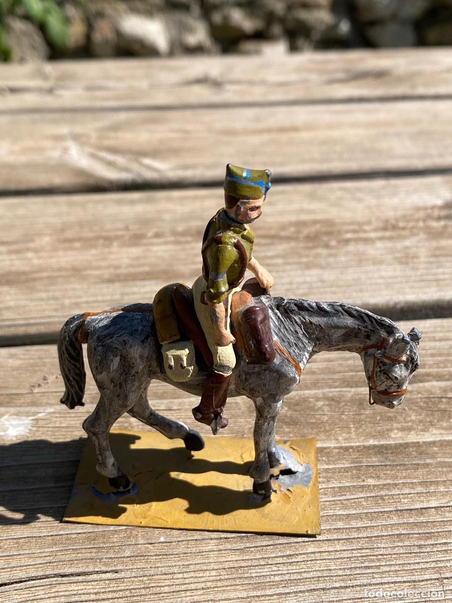 Jogos Antigos: Soldado de plomo militar legionario a caballo mitad s XX 8,5x9cms