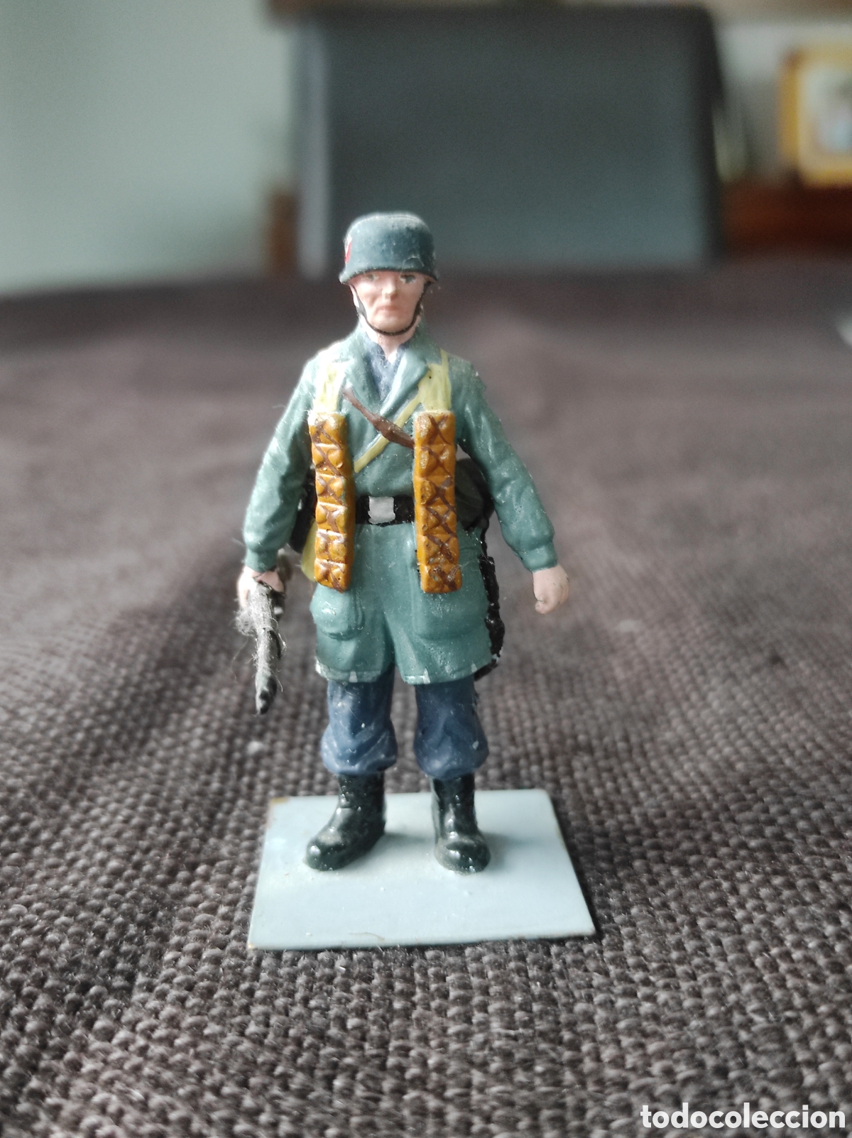 Juguetes Antiguos: Soldat (atr.) &ndash; Soldado alem&aacute;n Wehrmacht WWII &ndash; Plomo pintado &ndash; 65 mm &ndash; Base met&aacute;lica