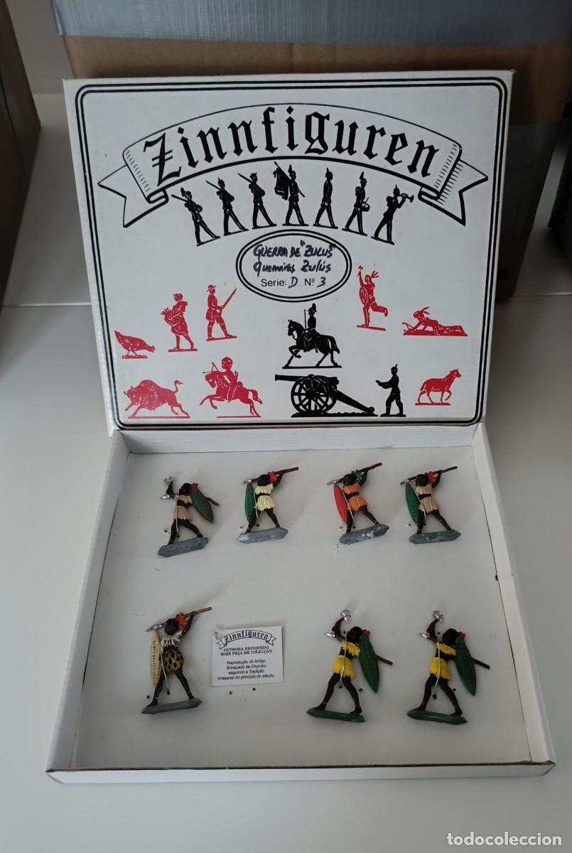 Juguetes antiguos: Caja figuras de plomo Zinnfiguren. Guerreros Zul&uacute;es.
