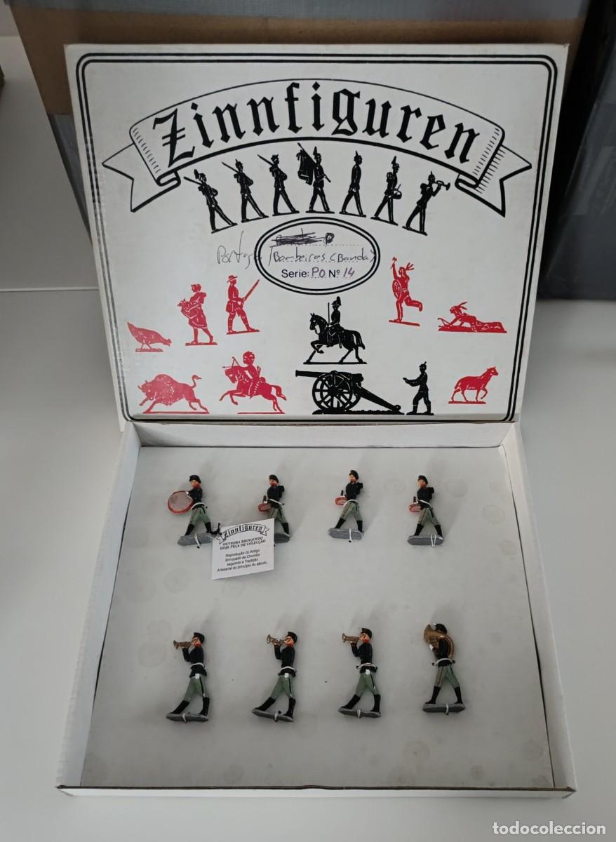 Juguetes antiguos: Caja de figuras de plomo Zinnfiguren. Banda musical del cuerpo de bomberos de Portugal.