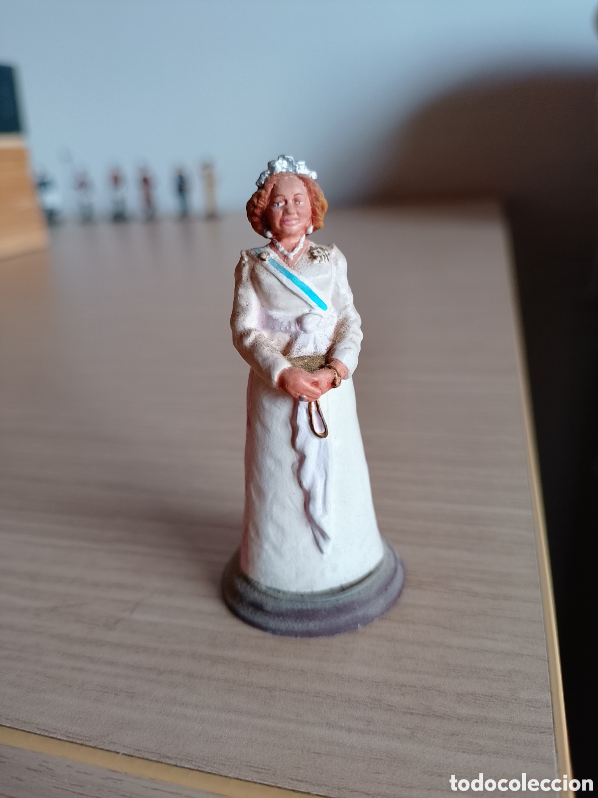 Juguetes antiguos: Soldadito de plomo miniatura reina Sof&iacute;a mundiart