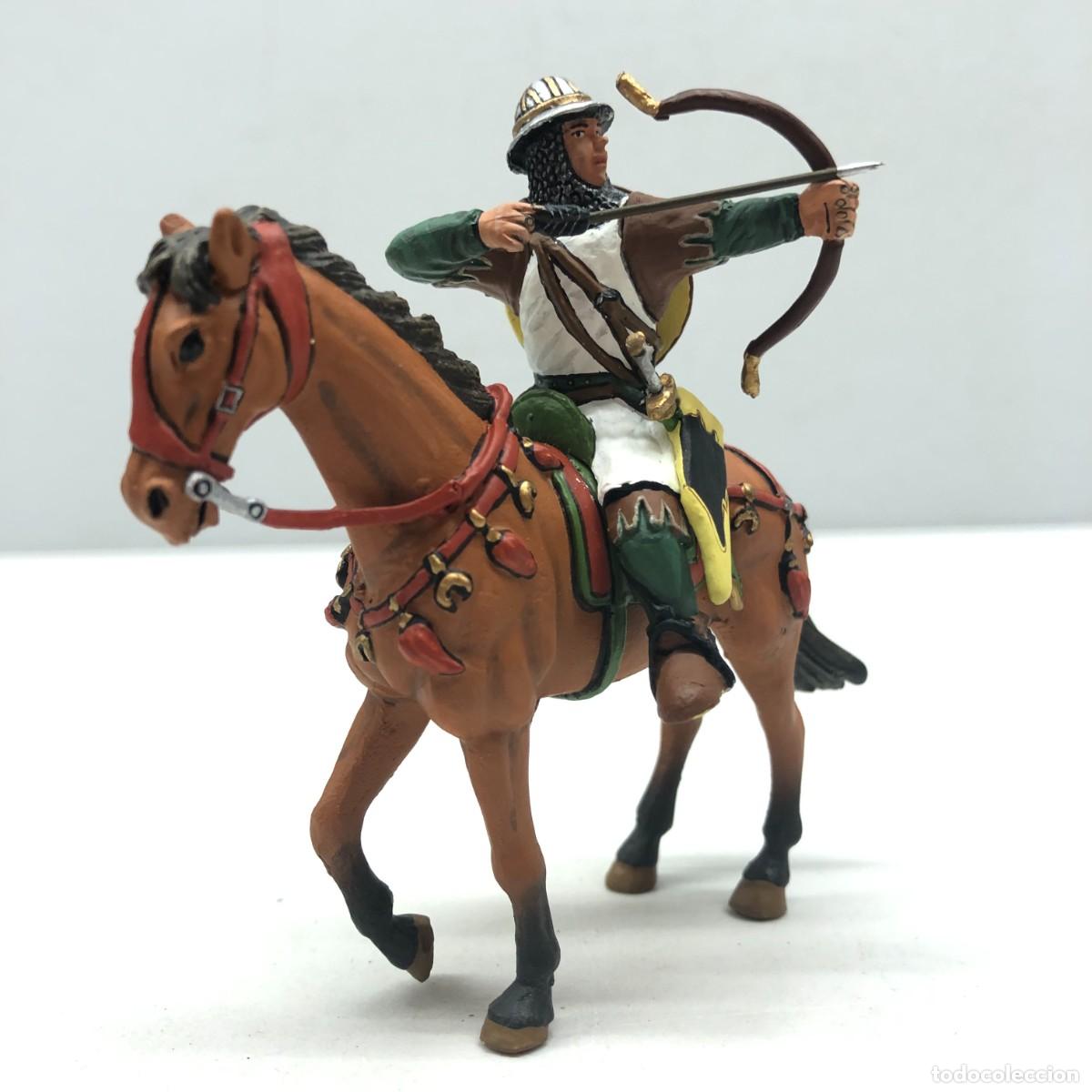 Juguetes antiguos: SOLDADITO DE PLOMO - ARQUERO LOMBARDO A CABALLO S. XII - CABALLEROS DE LAS CRUZADAS - ALTAYA / 142