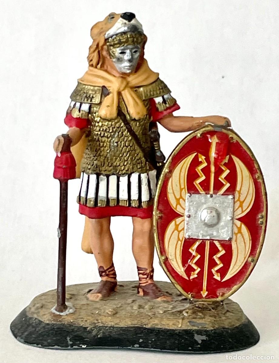 Juguetes antiguos: SOLDADOS DE LA ANTIGUA ROMA. SIGN&Iacute;FER DE CENTURIA. ESCALA 1:32. HECHO DE PLOMO.