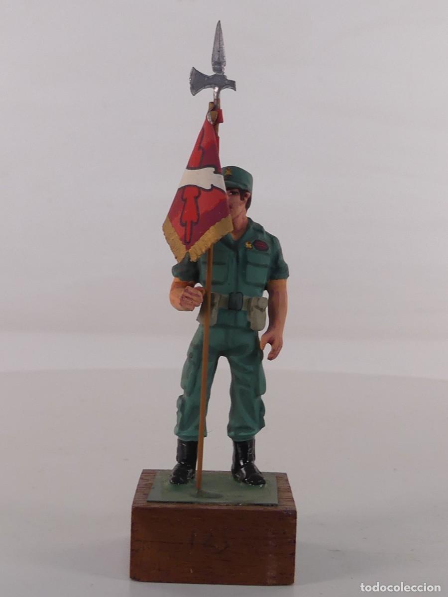 Jeux Anciens: SOLDADITO DE PLOMO - GUARDIA CIVIL CON BANDERA&ndash; OBJETO DE COLECCION